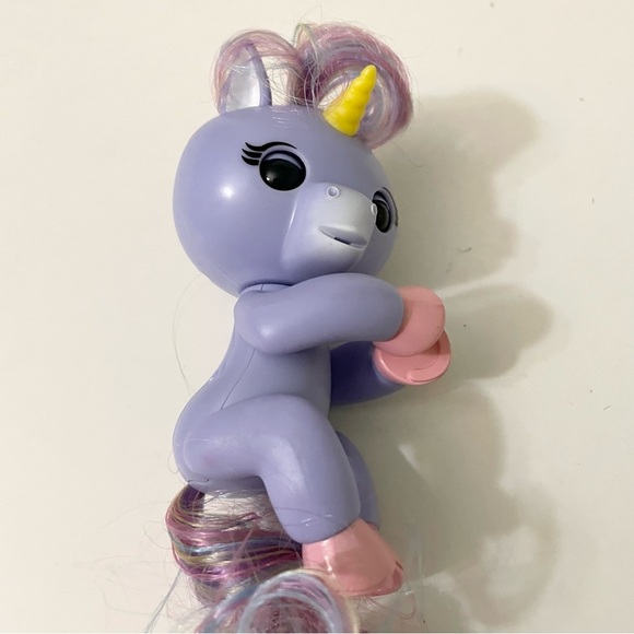 WowWee Fingerlings Alika Interactive Unicorn Toy - Picture 8 of 11